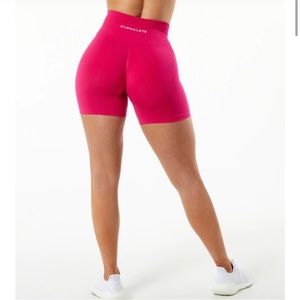 Alphalete Amplify 4.5 shorts in Pink